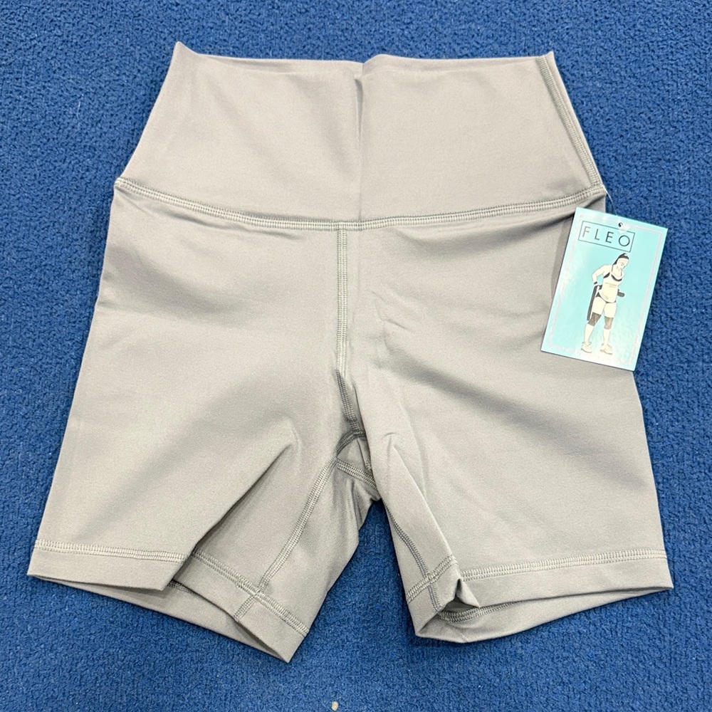 Fleo Women's High-Waisted Light Gray Shorts